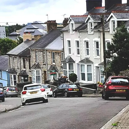 Cozy Market Town Getaway In Bridgend - Happy Days Exterior photo