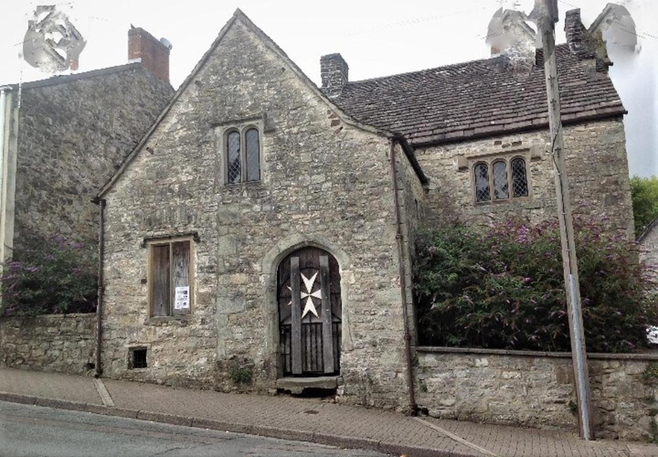 Holiday home Cozy Market Town Getaway In Bridgend - Happy Days