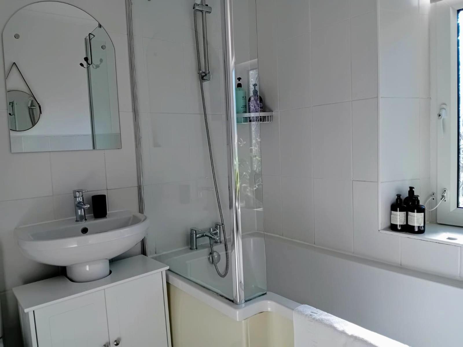 Holiday home Cozy Market Town Getaway In Bridgend - Happy Days *